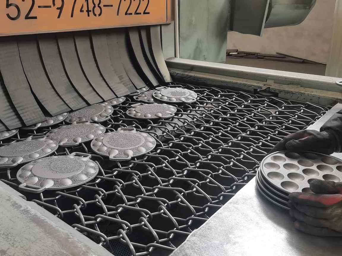 Continues Auto Sand Blasting Machine